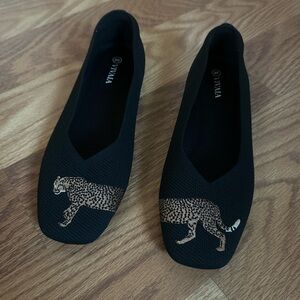 VIVAIA Margot 2.0 Square-Toe Black Embroidered Leopard V-Cut Knit Flats Shoes